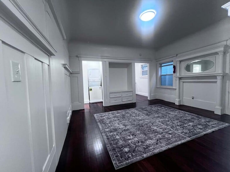 Building Photo - 1301 Adeline St