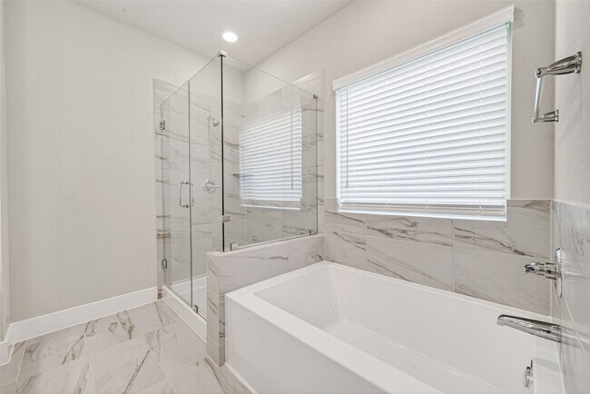 Building Photo - 2216 Inglenook Grv Dr