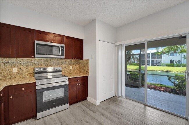 Building Photo - 16607 Hemingway Dr