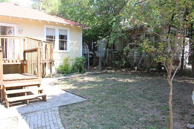 Building Photo - 2826 Salado St