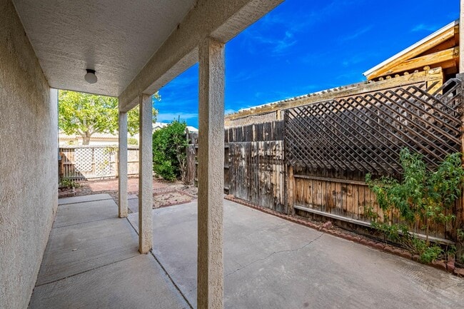 Building Photo - 7725 Pinewood Dr NW