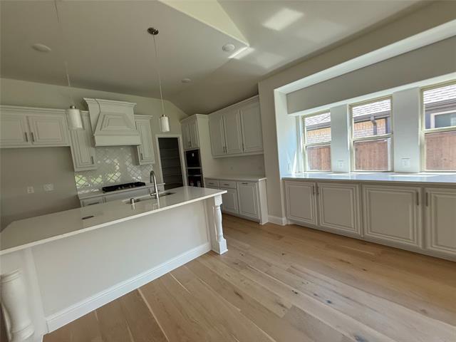 Building Photo - 302 Kettlewood Dr