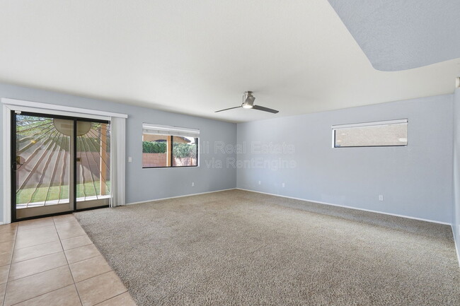 Building Photo - 10008 E Paseo San Ardo