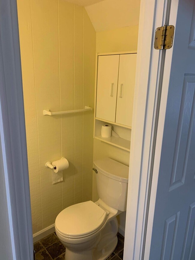 Building Photo - 82 Yorktown Dr