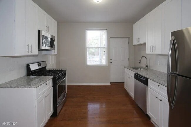 Building Photo - 3916 W Altgeld St