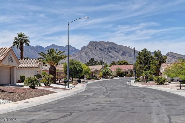Building Photo - 8912 Signal Terrace Dr
