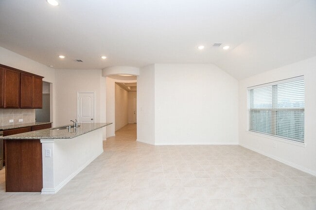 Building Photo - 6142 Thief River Fls Dr