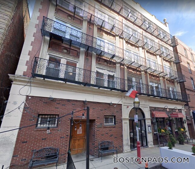 Building Photo - 28 Fleet St