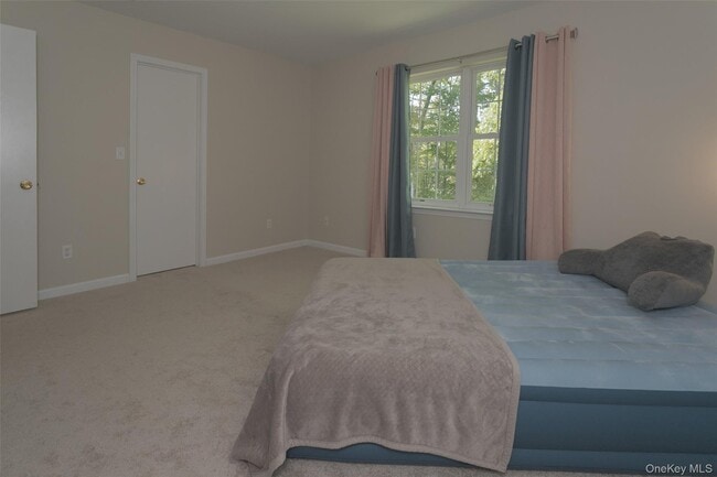 Building Photo - 423 Kings Hwy