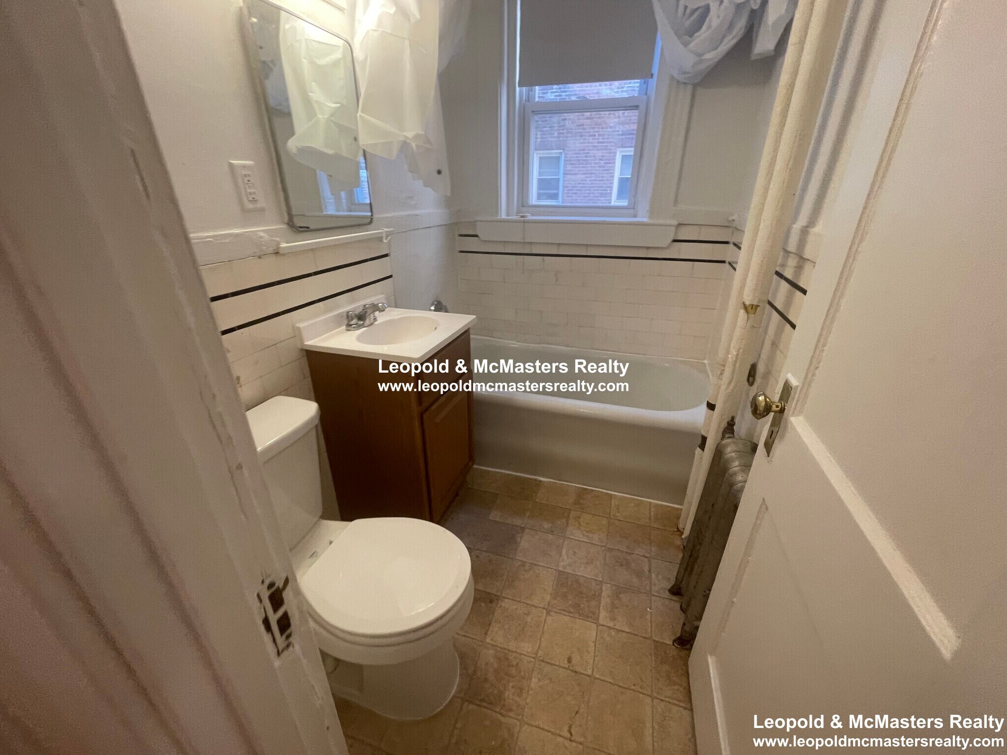 Building Photo - 100 Washington St