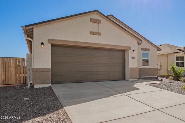 Building Photo - 5617 E Axle Ave