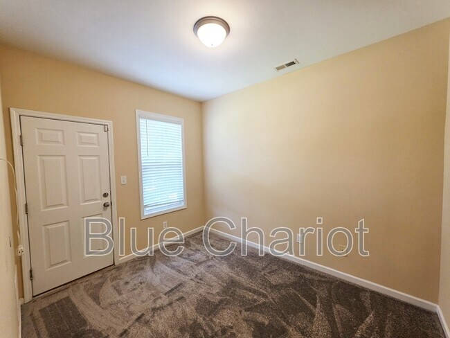 Building Photo - 650 Ganyard Farm Way