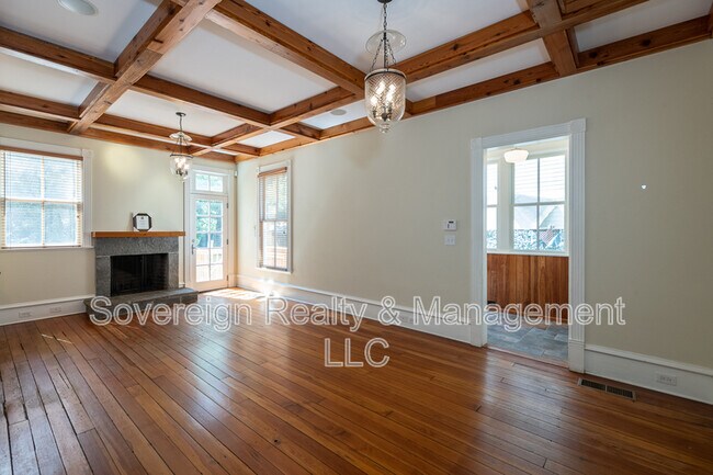 Building Photo - 765 Woodland Ave SE