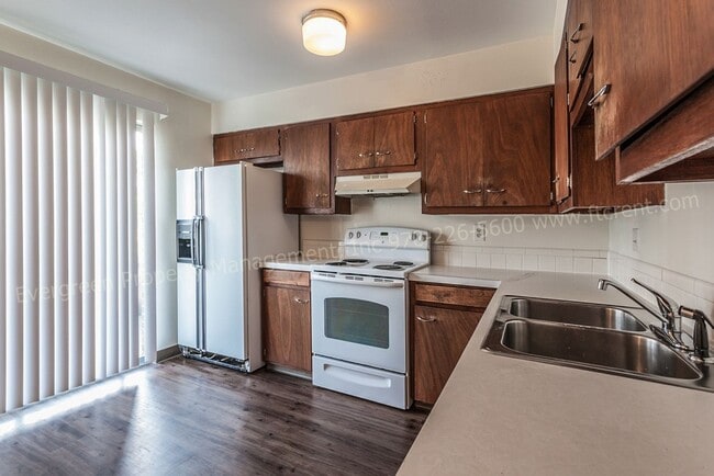 Building Photo - 1606 N Estrella Ave