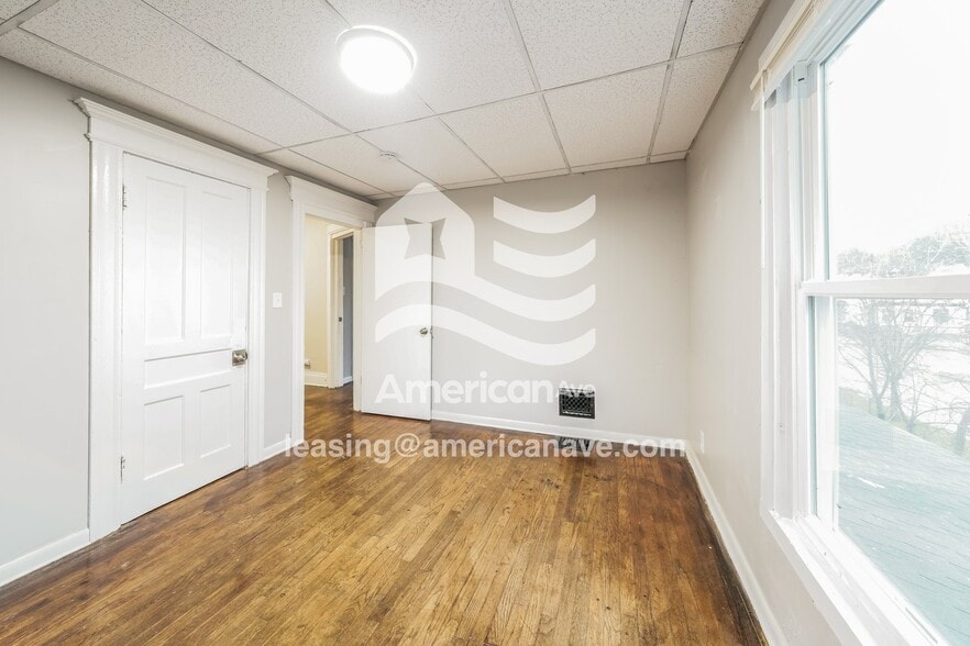 Building Photo - 271 Kirk Ave