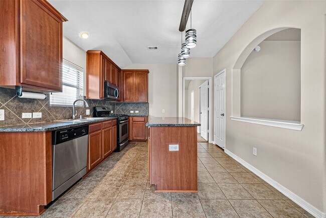 Building Photo - 26810 Henson Falls Dr