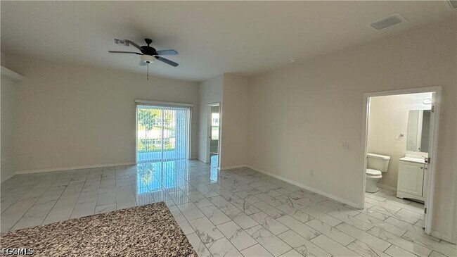 Building Photo - 3301 SW 15th Pl