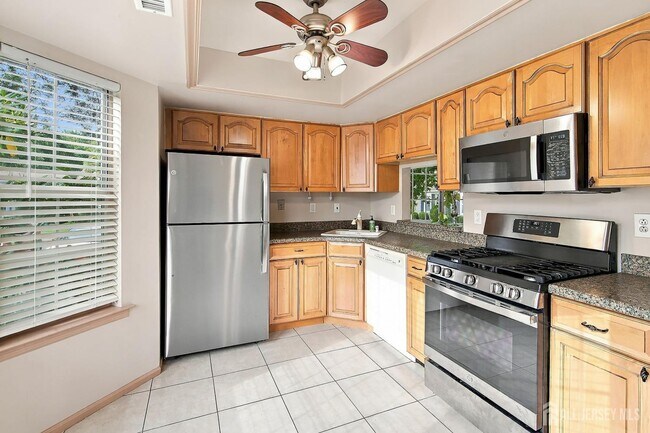 Building Photo - 23 Cloister Ct
