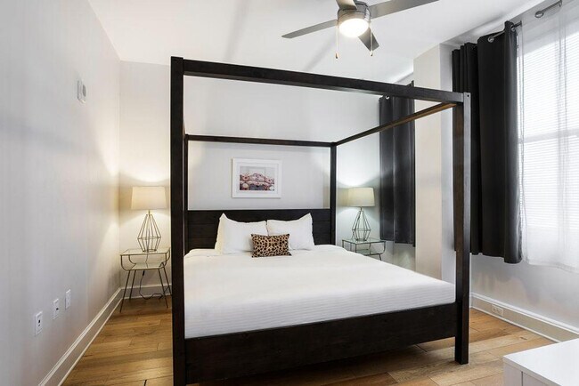 Building Photo - 925 Common St