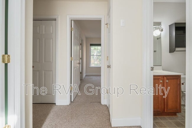 Building Photo - 79 River Run Ln