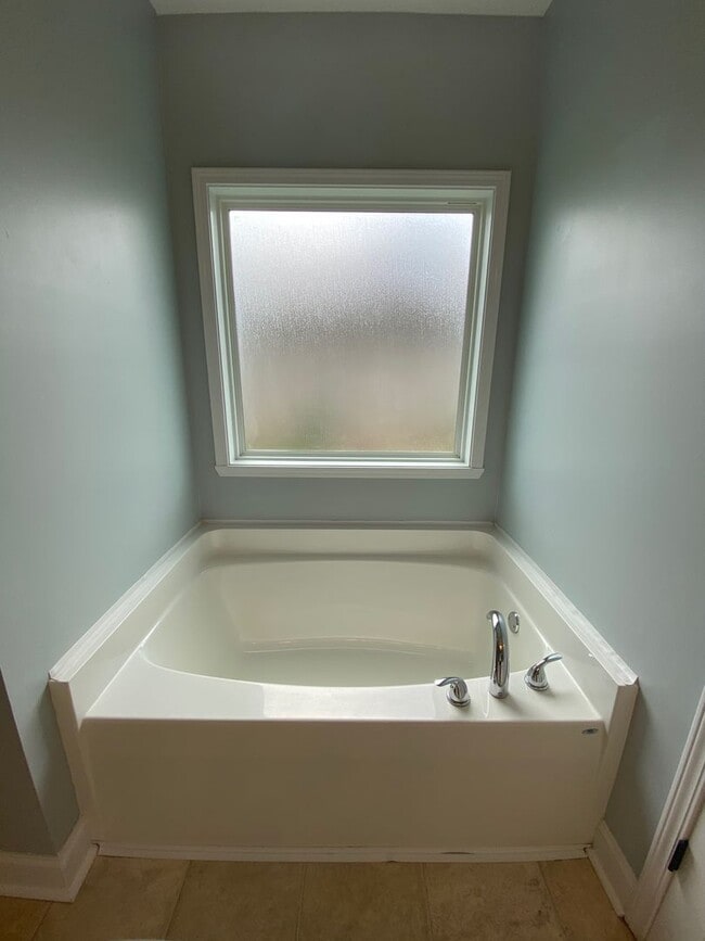 Building Photo - Adorable 3 bed/2 bath home! Great location!