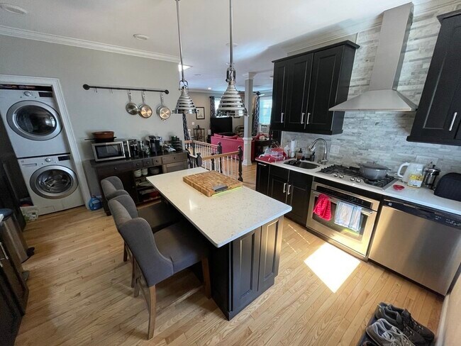 Primary Photo - 117 Boston St