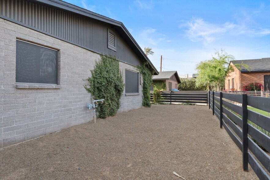 Building Photo - 4407 N 13th Pl