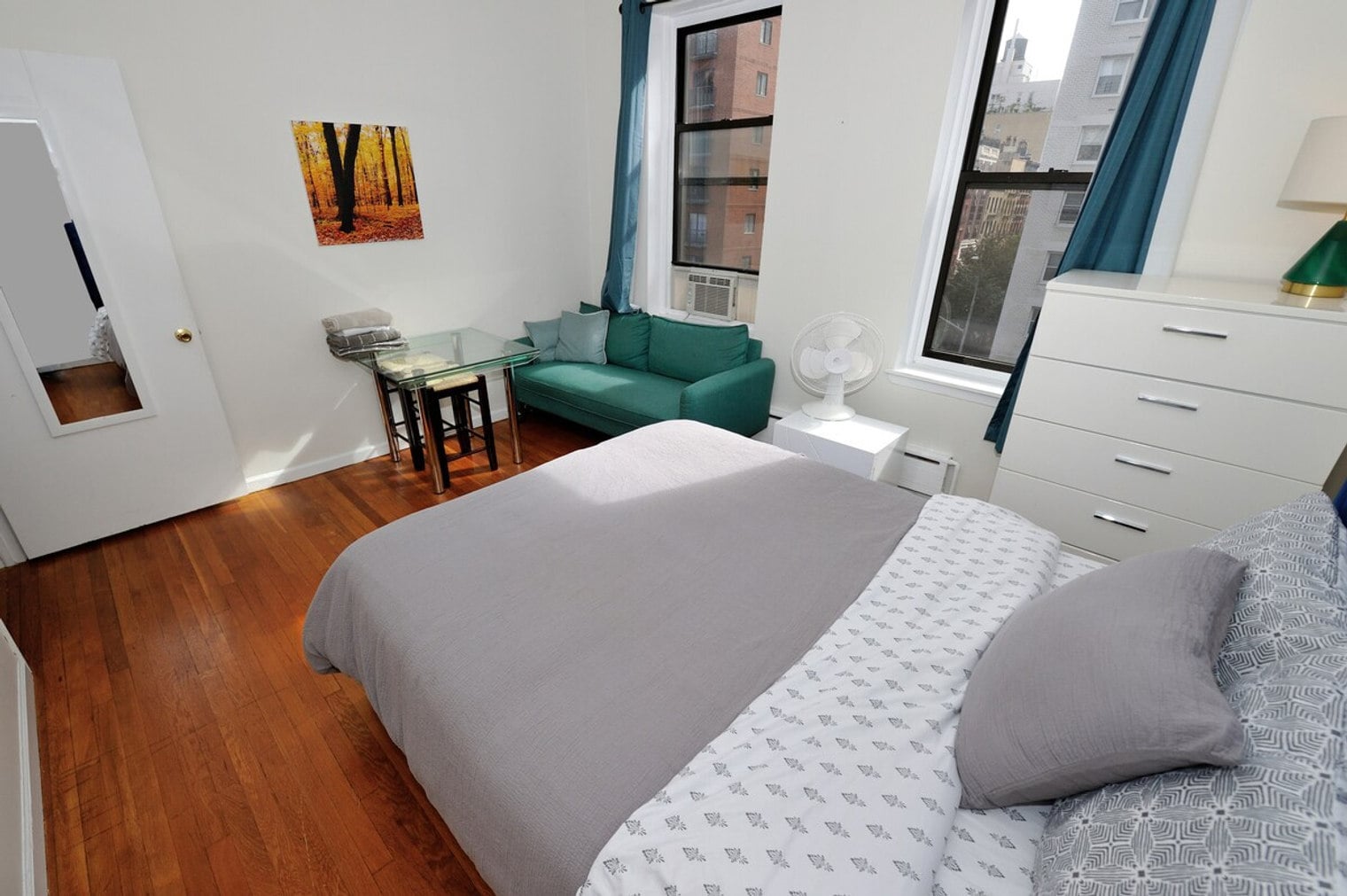 Building Photo - 1503 1st Ave