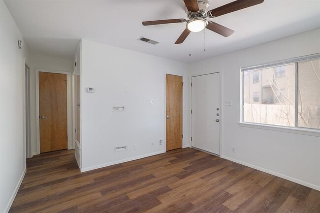 Building Photo - 3401 Willowrun Cove