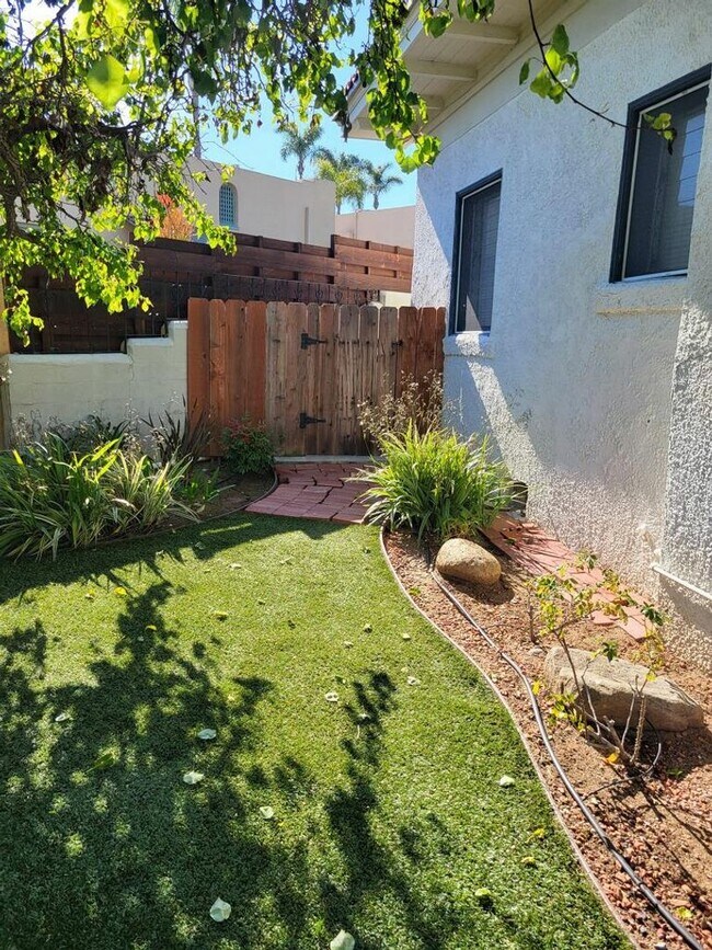 Building Photo - Beautiful Mission Hills Historical Home