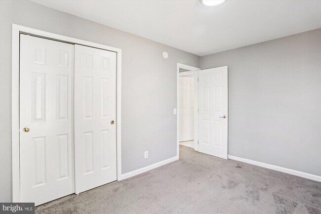Building Photo - 5020 Babbling Brook Dr