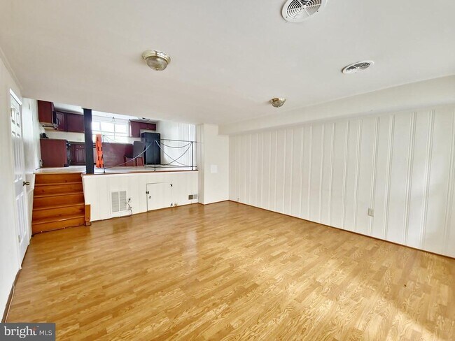 Building Photo - 8 Gruenther Ct