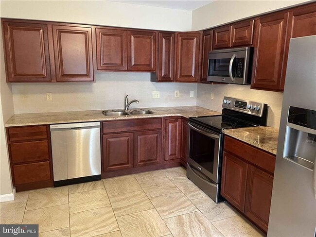 Building Photo - 337 Avi Dr