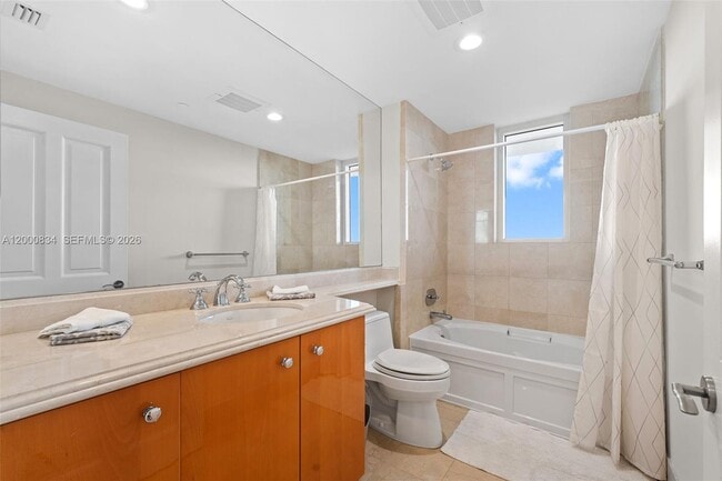 Building Photo - 17875 Collins Ave