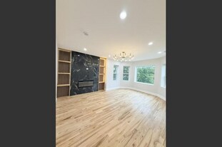 Building Photo - 7718 S Bishop St