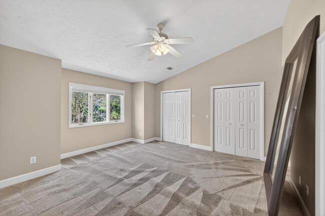 Building Photo - 205 Club Villa Dr W