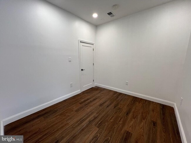 Building Photo - 2145 Elkins Ave