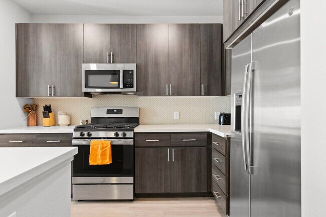 Building Photo - 390 N 2nd Ave