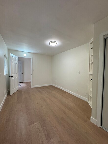 Building Photo - 1734 Prospect Ave