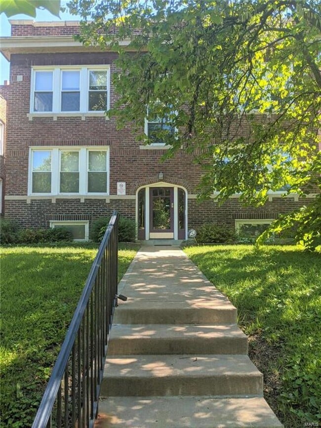 Building Photo - 4164 W Pine Blvd
