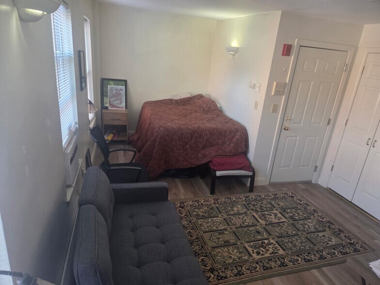 Building Photo - 767 Tremont St