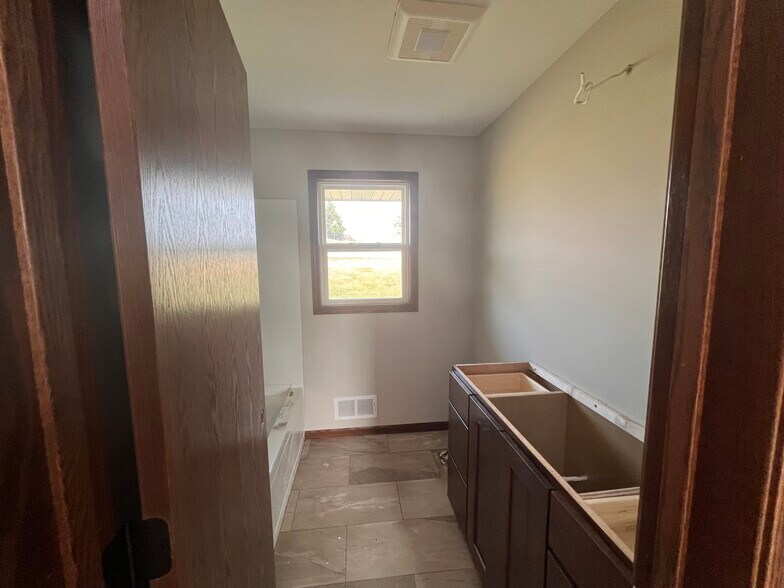 Building Photo - 110 Ridge Dr