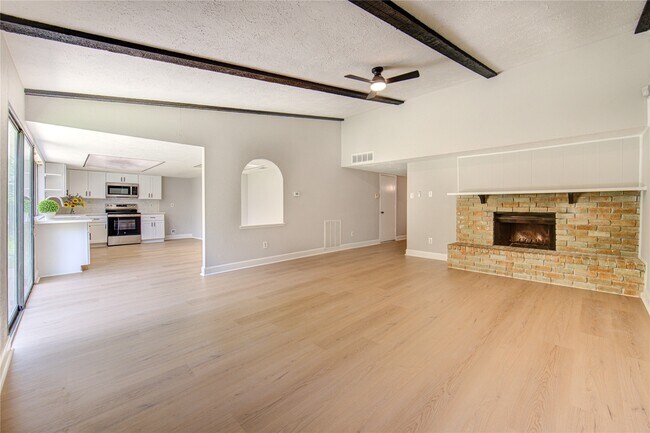 Building Photo - 15515 Mira Monte Dr
