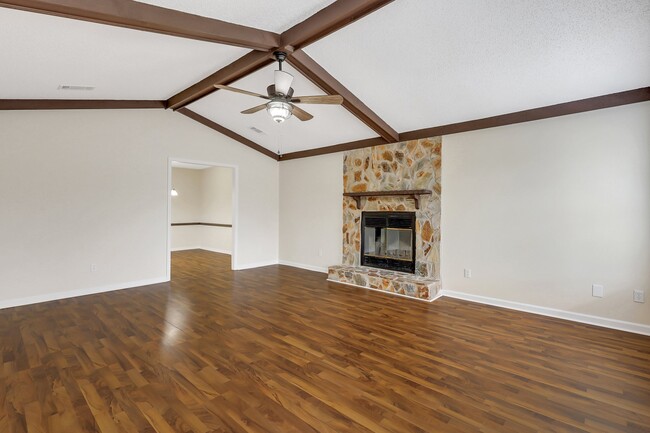 Building Photo - 110 Flat Shoal Ln