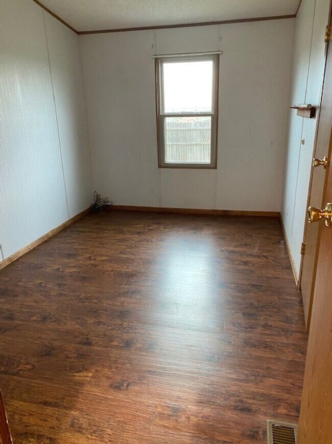 Building Photo - Quiet Idalou Home for Lease