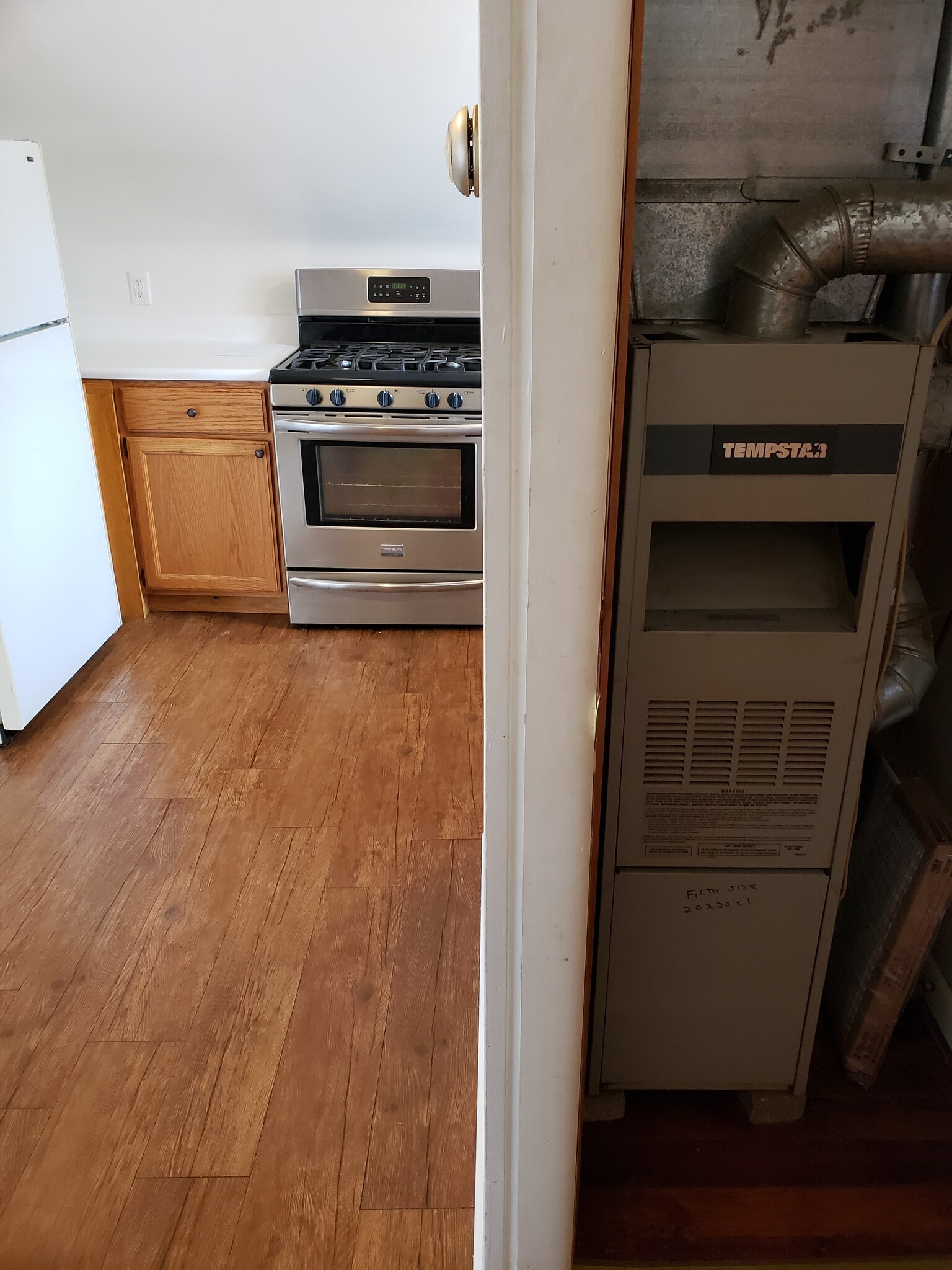 Building Photo - 557 4th St