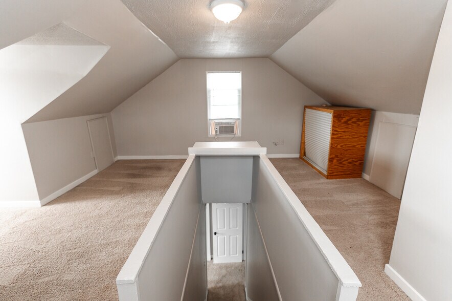 Building Photo - 223 E Pennview St