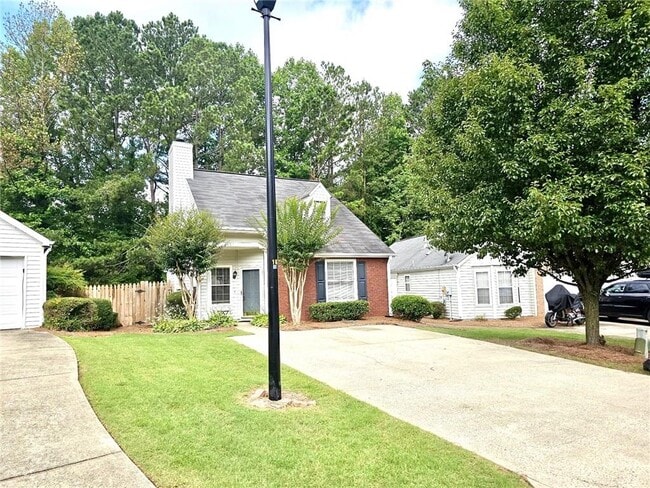 Building Photo - 2651 Laurel Ln NW