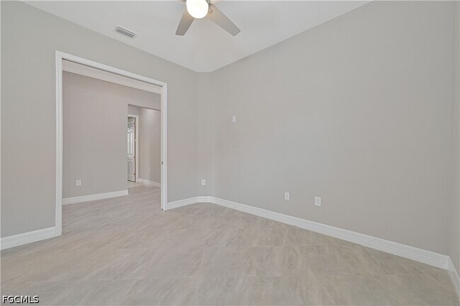 Building Photo - 28076 Foxrock Ct