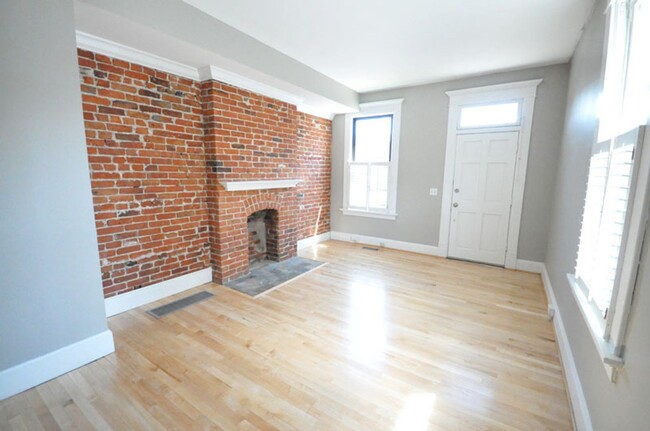 Building Photo - 495-497 S. Lazelle Street